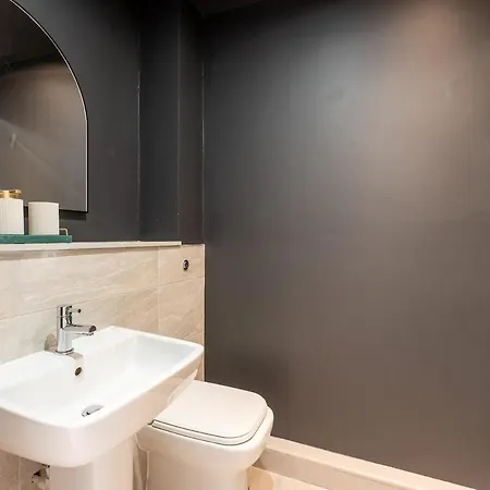 Contemporary 1-bedroom With Sofa Bed Apartament Leeds (West Yorkshire)